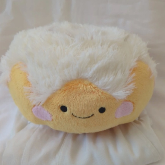 NWT Cinnamon Roll Squishable - Picture 1 of 6